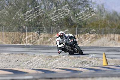 media/Dec-01-2025-Moto Forza (Mon) [[2daa91e15f]]/2-Intermediate Group/Session 3 (Turn 3)/